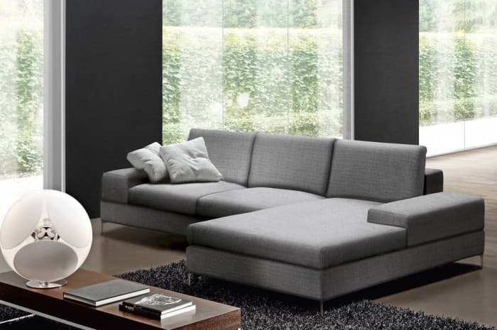 divano-moderno-grigio-chiaro2